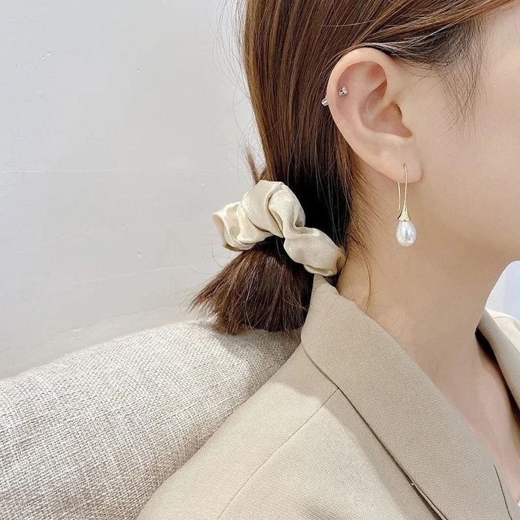 Classic Pearl Helena Earrings